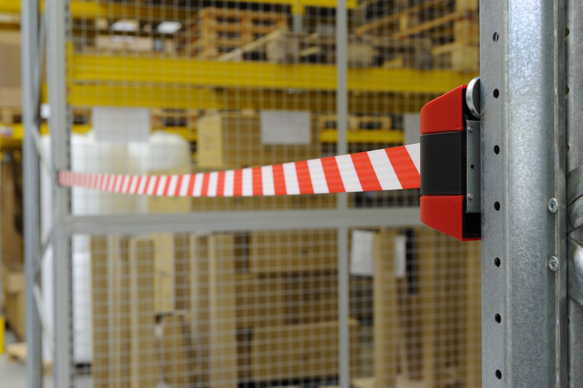 Midi-wall-unit-red-3